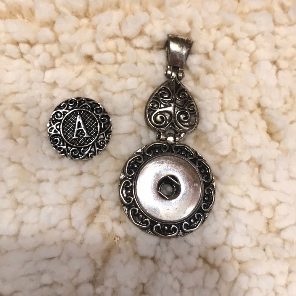 18 Snap Jewelry “A”